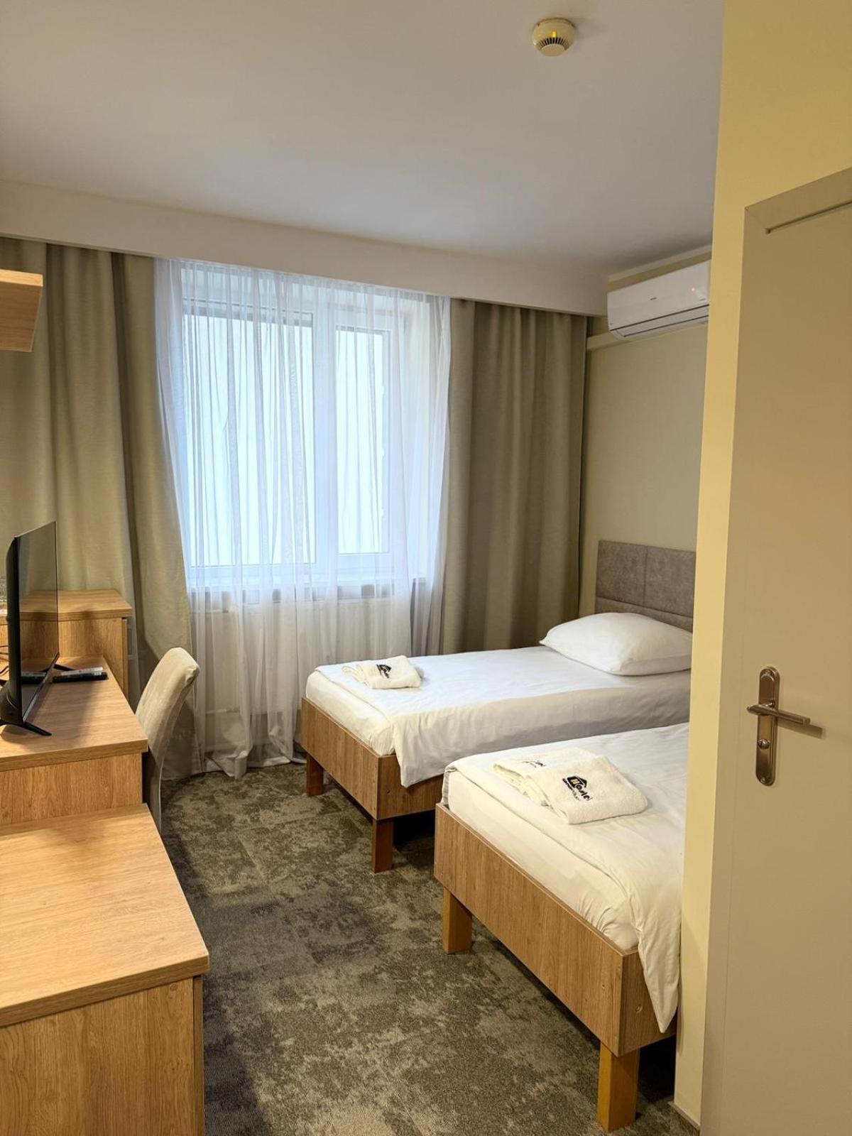 Hotel TM Radom Buitenkant foto